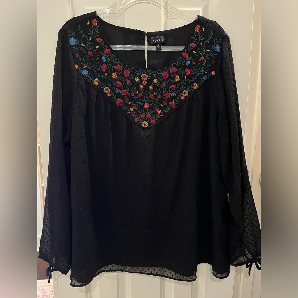 Torrid Multi-Color Embroidered Flower Chiffon Tie Long Sleeve Blouse size 2 - Picture 2 of 10